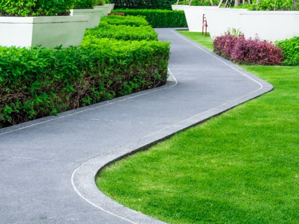 Cost of Walkway Curb Installation in San Mateo